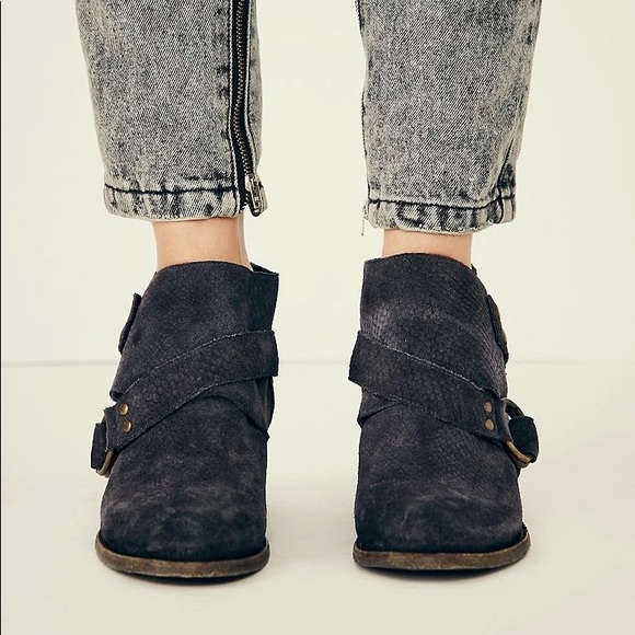 Free People Tortuga black boho snakeskin ankle booties size EU37 - Picture 2 of 14